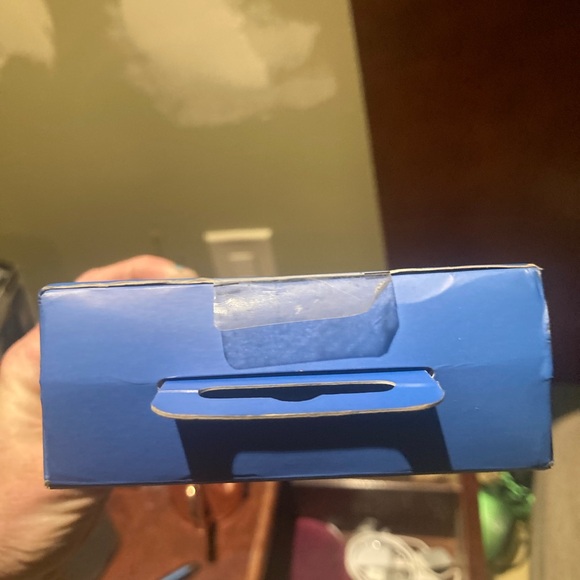 Samsung T7 Shield 1TB Portable SSD - Blue - Picture 4 of 10